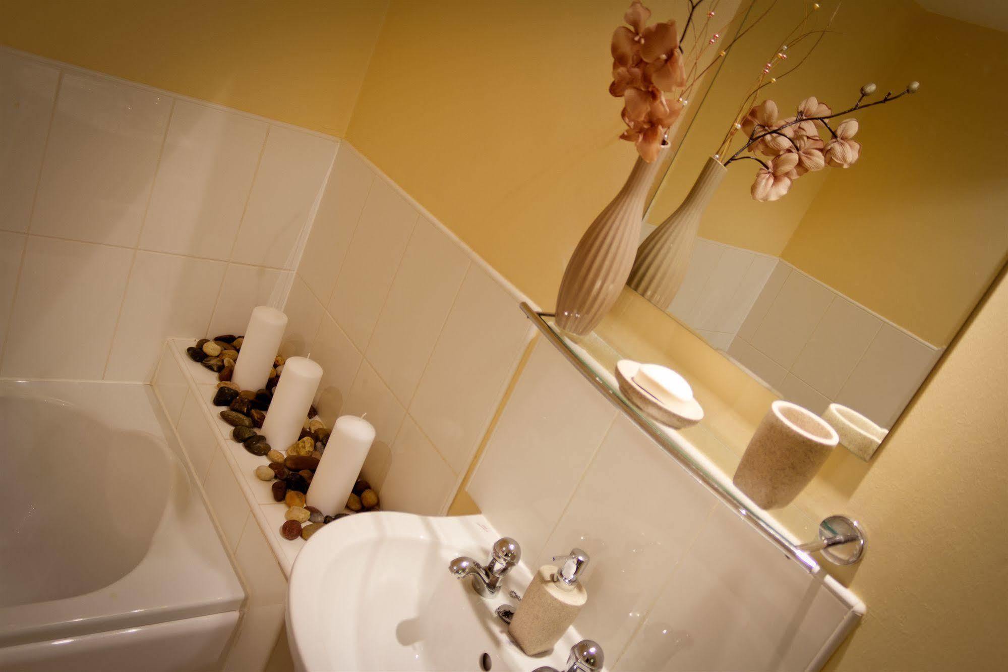 The Lindley Suite - Simple2Let Serviced Apartments Huddersfield Zewnętrze zdjęcie