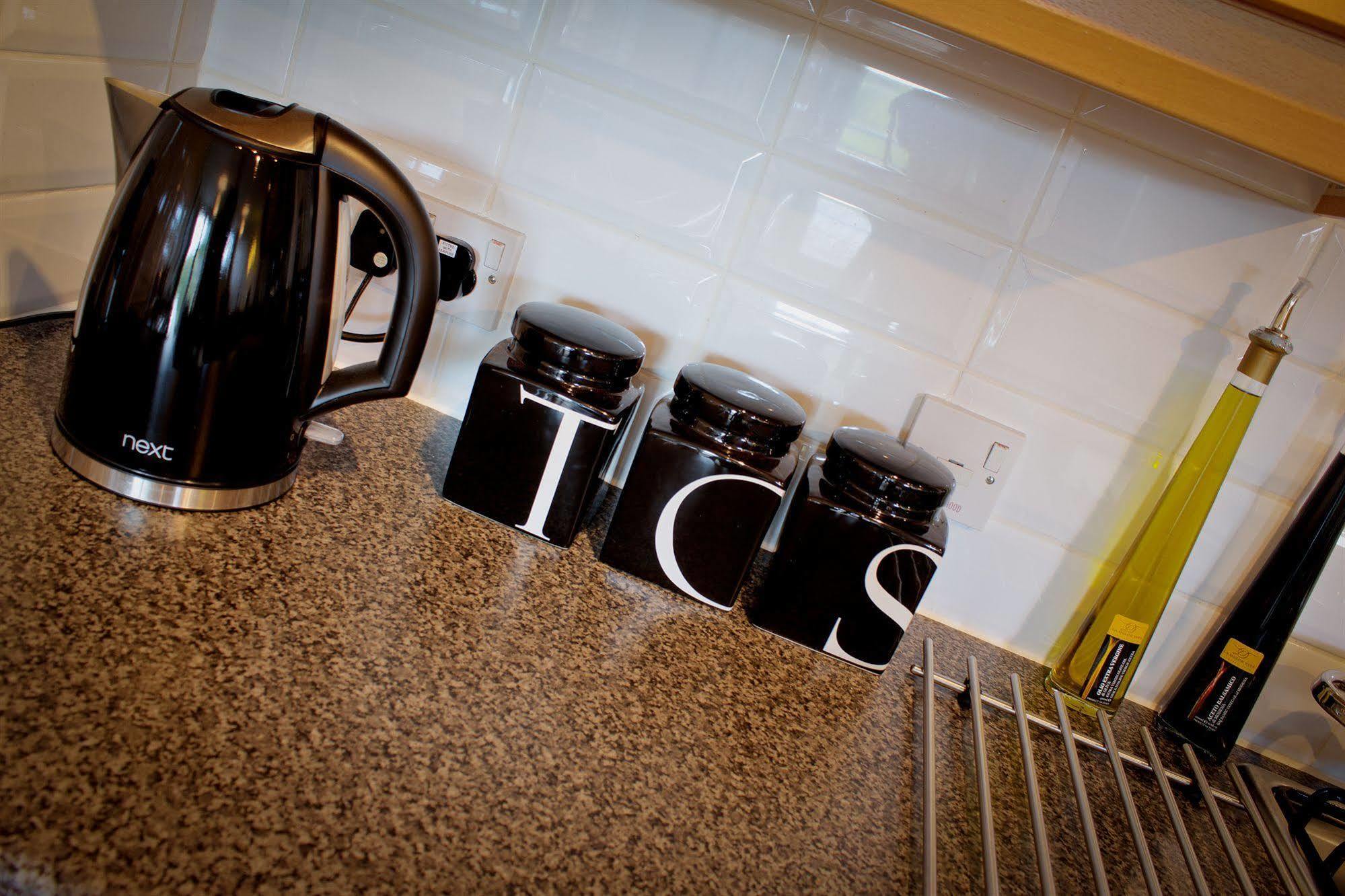 The Lindley Suite - Simple2Let Serviced Apartments Huddersfield Zewnętrze zdjęcie